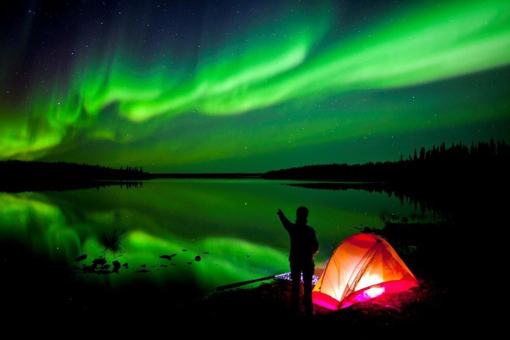 Peterson'S Point Lake Lodge Yellowknife Exterior foto